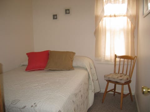 3 bedrooms, iron/ironing board, free WiFi