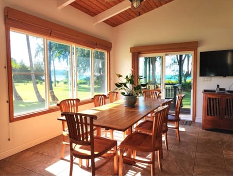 Ka Nani on Hanalei Bay Dining with Ocean Front Views - Gather in the spacious dining area with awesome Hanalei Bay views.
