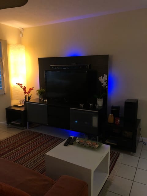 TV, DVD player, books, stereo