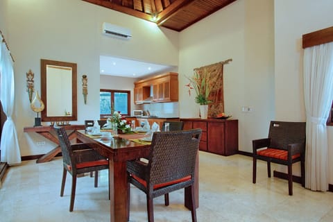 2 BR villa near Echo Beach, Warm Staff