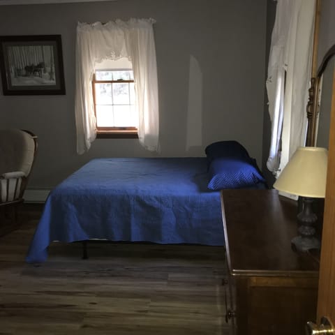 7 bedrooms, desk, iron/ironing board, WiFi