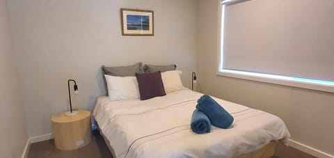 2 bedrooms, iron/ironing board, Internet, bed sheets