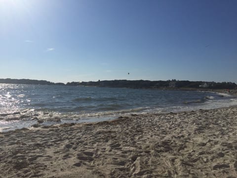 Beach nearby, sun loungers, beach towels