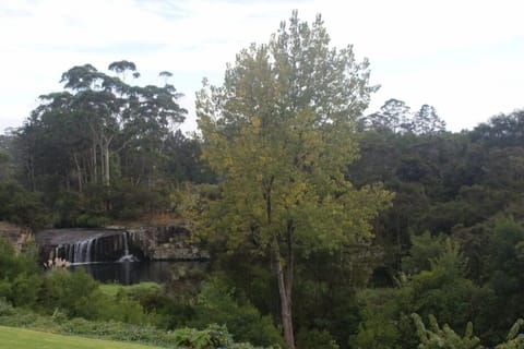 Charlies Rock Waterfall