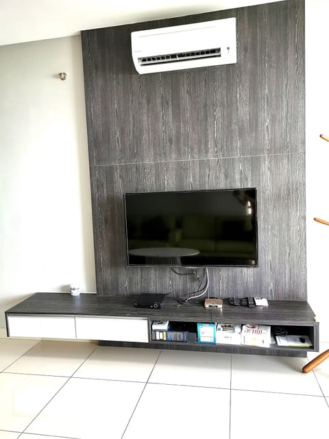 TV, DVD player