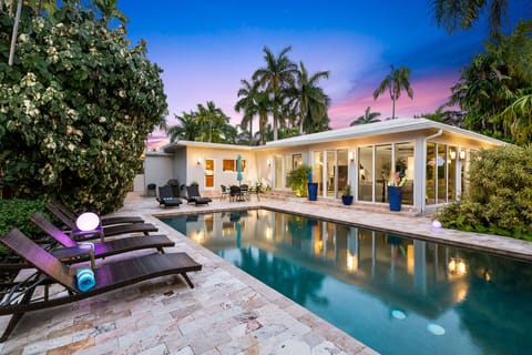 Relax in style in this single level oasis just off Las Olas Boulevard