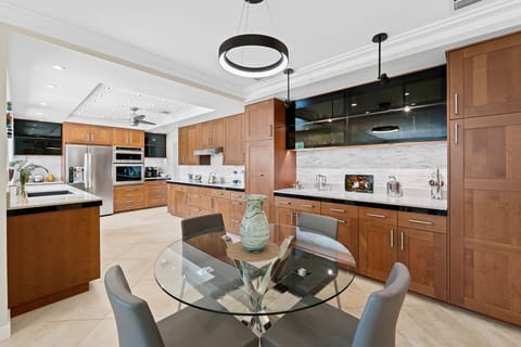 bright and spacious kitchen