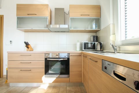 ...including high quality devices, and of course a dishwasher so you can save your precious time by not having to wash all the dishes! :)