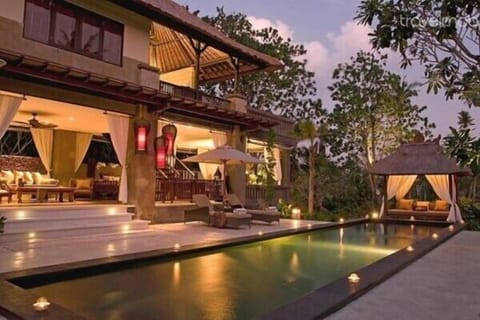 2BR Beachfront Villa in Canggu