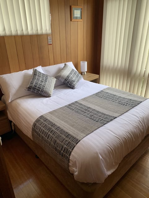 In-room safe, iron/ironing board, bed sheets
