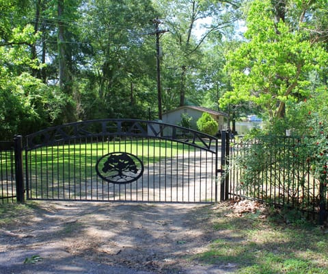 Entrance gate to Oak Haven Lakeside Cottages... your dream lakeside getaway