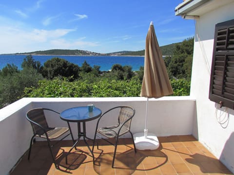 Ruhiges Familienferienhaus am Meer house in Split-Dalmatia County