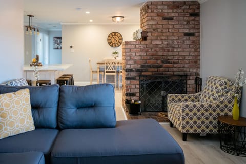 Welcome to Fremont's White Rose Ranch! The main house is 3BR/2.5BA, 1400 sq ft. 