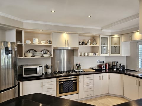 Full equipped kitchen
