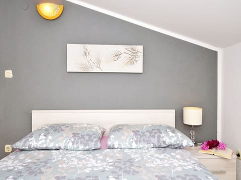 apt 2 double bedroom