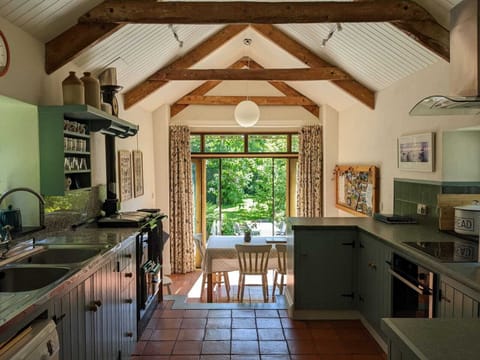 Willow Mill kitchen and dining area