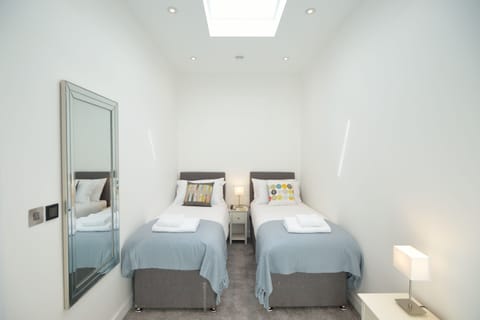 Twin or kingsize bedroom