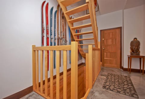 Middle floor landing.