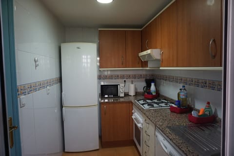 Fridge, microwave, dishwasher, coffee/tea maker