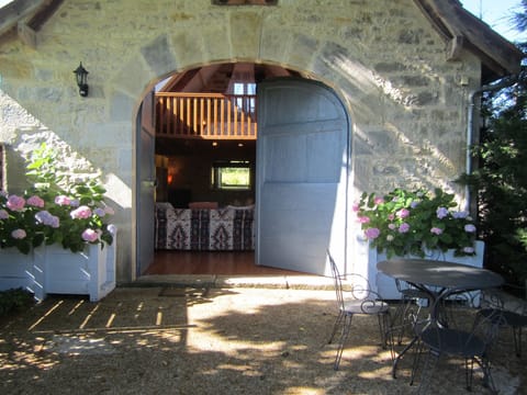 Breakfast al fresco.