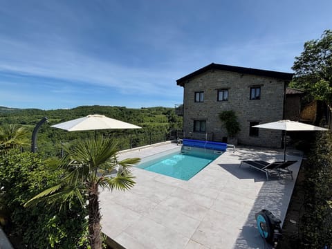 STELLA - Piedmontese stone house with 2 floors - villa with pool, sun loungers
