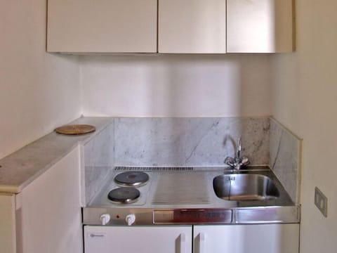 Guest House kitchenette