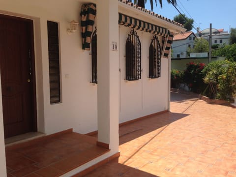 frontdoor + entrance villa