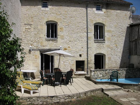 South facing Garden house with patio