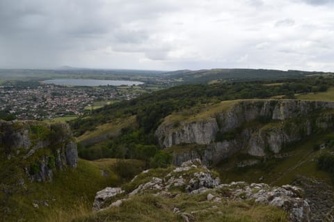 Cheddar Gorge view from the top (Draco2008)