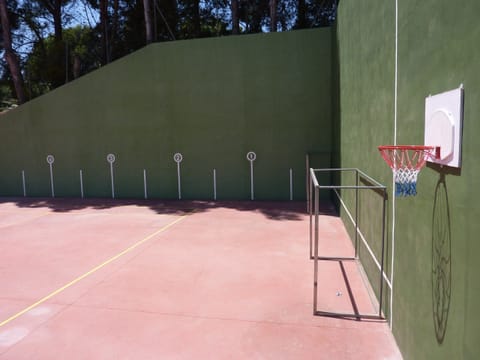 Sport court