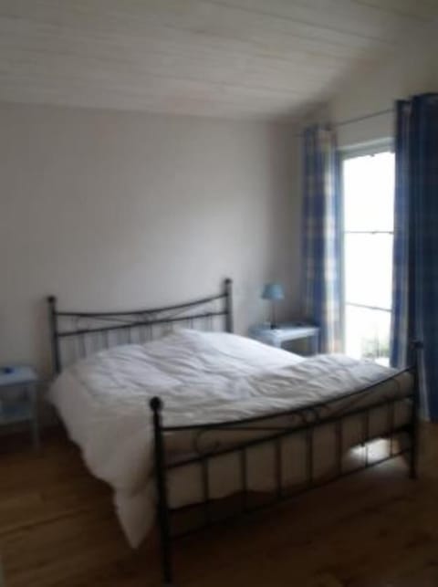 6 bedrooms, iron/ironing board, travel crib, free WiFi