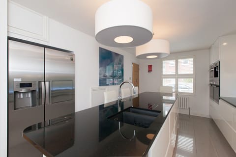 Kitchen with Smart TV & Sonos