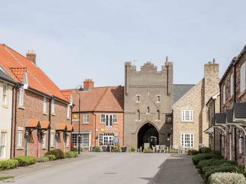 Bayside restaurant and John paul Jones pub