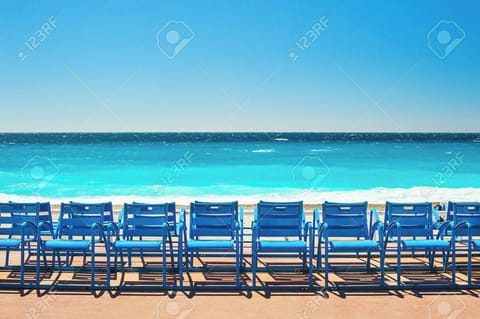 Beach nearby, sun loungers, beach towels