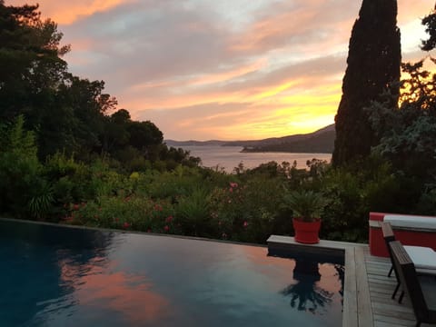 Outdoor pool, an infinity pool