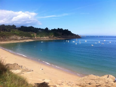 Beach nearby, beach towels