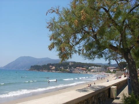 Beach nearby, beach towels