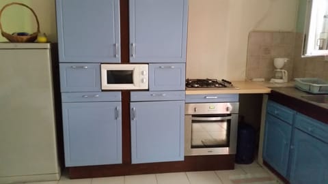 Fridge, microwave, coffee/tea maker, toaster