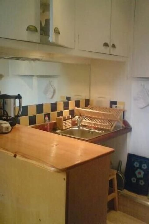 kitchen (washing machine, fridge...)