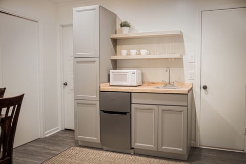 Wet bar with breakfast table.