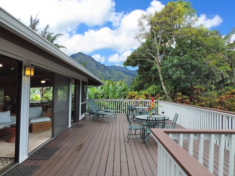 Comfortable tropical living inside and out with great ocean and mountain views
