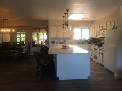 Fully equipped kitchen