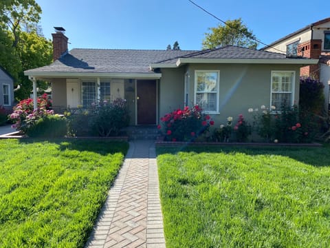 Downtown Rose Covered Mountain View Home | Los Altos, CA | VacationRenter