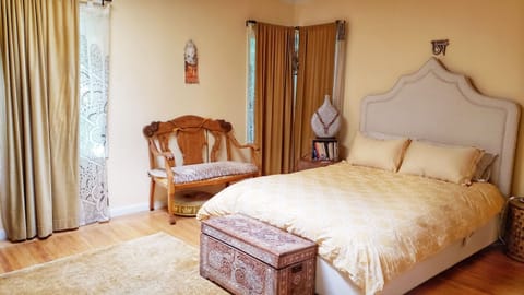 Master Queen Bedroom with organic hybrid foam bed.