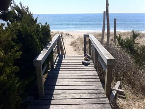 Beach nearby, sun loungers, beach towels