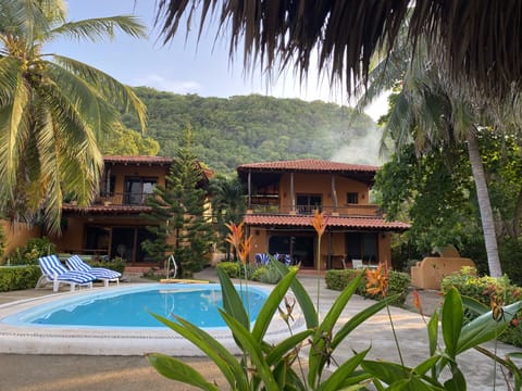 The guest villa is on the right.