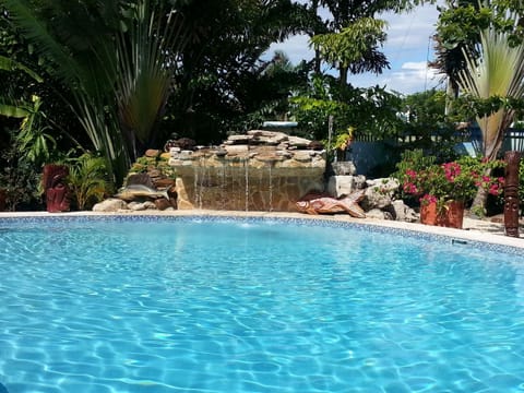 GOLD STANDARD
PRIVATE!  Your Pool Your Waterfall.
You are the only guests.