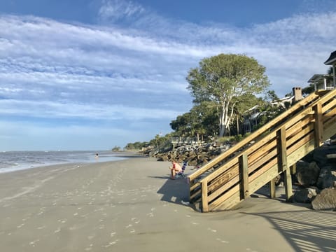 Beach nearby, sun loungers