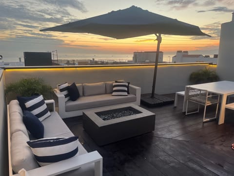 Rooftop Deck and fire pit. 