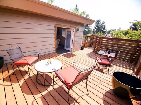 Entry stairs to Zimmer.  